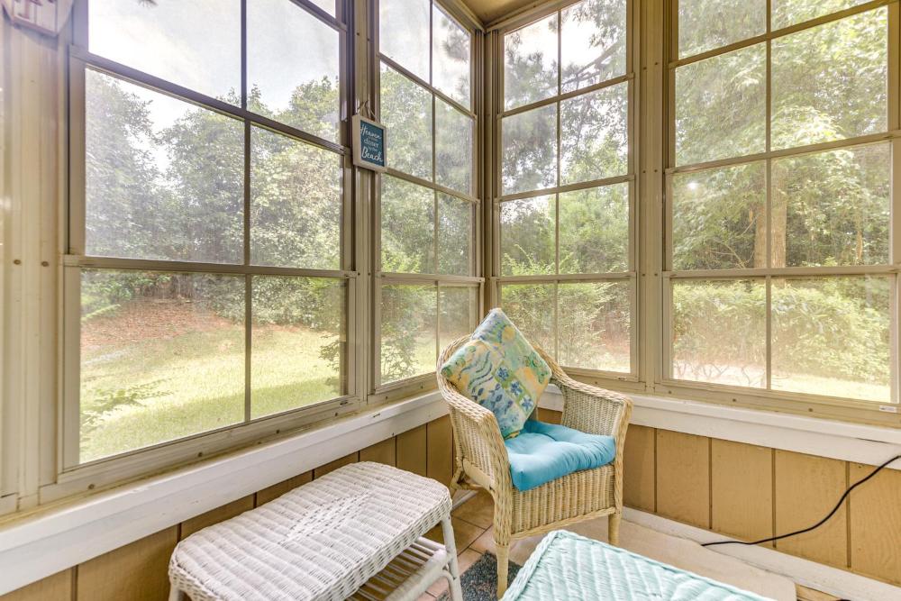 7 Mi to North Myrtle Beach Condo with Pool Access